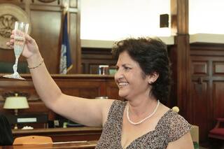 Liberan a una madre iraní detenida por el ICE tras intervención de líder republicano de la Cámara