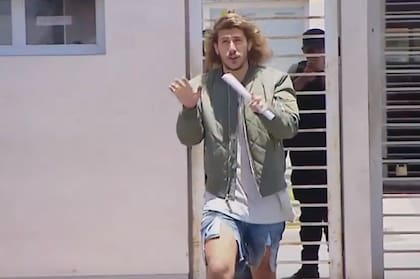 Rodrigo Eguillor, cuando fue liberado tras pasar una noche en una dependencia del Servicio Penitenciario Bonaerense