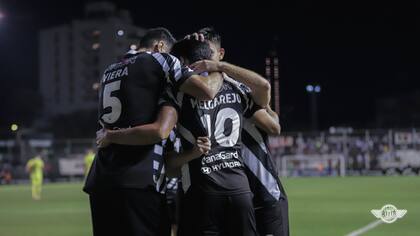 Libertad de Paraguay domina el Apertura de Paraguay con amplia diferencia: recibe a River