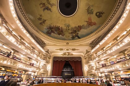 ARCHIVO-. El Ateneo Grand Splendid está ubicado en un antiguo teatro histórico en la Avenida Santa Fe 1860, en Recoleta.