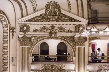 La librería El Ateneo conserva los coquetos palcos del teatro Grand Splendid