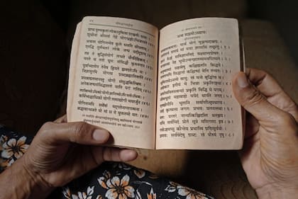 Libro hinduista escrito en sánscrito.