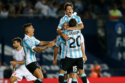 Licha López marcó el segundo, de penal.