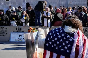 Cuáles son las tácticas para resistir al ICE aplicadas con éxito en ciudades con migrantes latinos