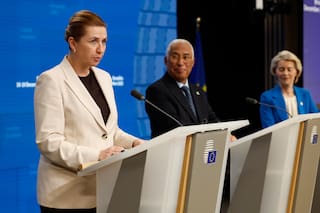 Líderes de la UE acuerdan préstamo de 90.000 millones de euros a Ucrania tras intensas negociaciones