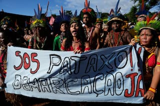 Líderes indígenas marchan en Brasil en medio de disputas por tierras