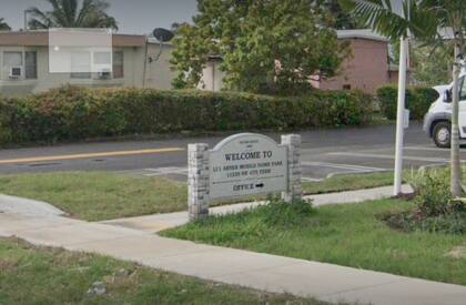 Li'l Abner Mobile Home Park se localiza en Sweetwater, una ciudad del condado de Miami-Dade