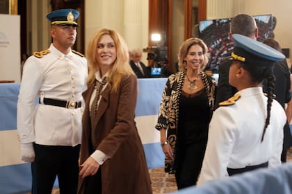 Lilia Lemoine, diputada nacional, llegando al COngreso
