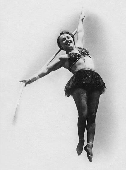 Lilian Leitzel en acción