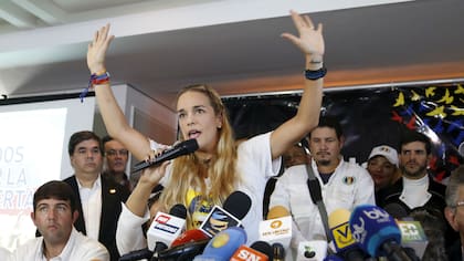 Lilian Tintori agita a la oposición venezolana