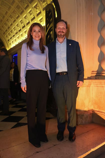 Liliana Mengoni y Sergio Mengoni, presidente de TotalEnergies