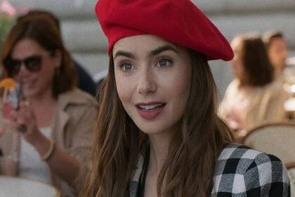 Lily Collins protagoniza Emily in Paris