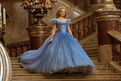 Lily James en La cenicienta, dirigida por Kenneth Branagh