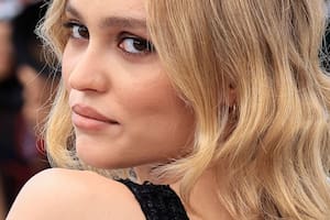 La reacción de Lily-Rose Depp ante la ovación de pie a Johnny Depp en Cannes