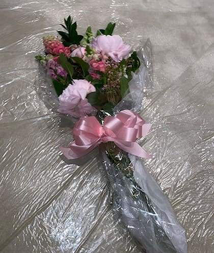 Lily-Rose Depp compartió un ramo de flores de su cumpleaños pasado