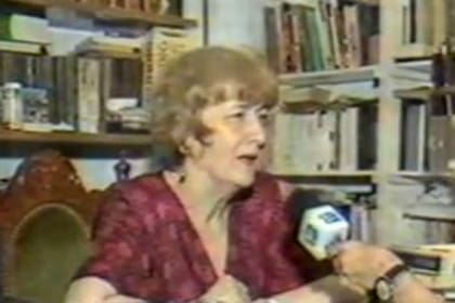 Su carrara de astróloga llevó a Lily Süllos a trabajar en diferentes medios, entre ellos en el ya extinto Azul Televisión