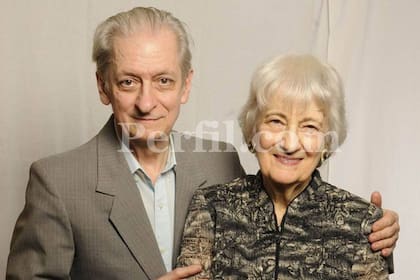 Lily Süllös y su hermano, hace una semana