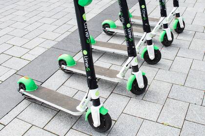 Lime, una de las empresas que ofrece el servicio de monopatines eléctricos en alquiler