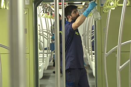 Limpieza de los subtes por el coronavirus