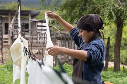 Queso de cabra: de un pueblo remoto al refinado Hotel Alvear 19 Limpieza de los utensilios de trabajo.