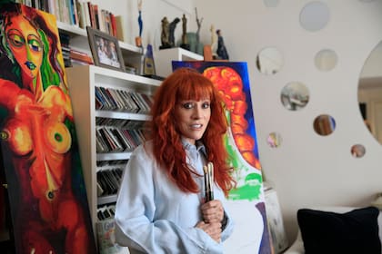 Linda Peretz se refugia en la pintura y en su afán por ayudar al prójimo