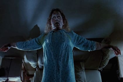 Linda Blair en una de las terribles escenas de El exorcista, de William Friedkin