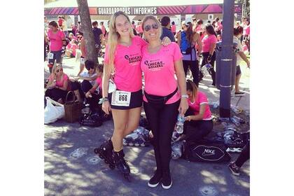 Linda Nouveliere, a la izquierda, participó de la última edición de la ya famosa carrera exclusiva para mujeres que organiza Farmacity