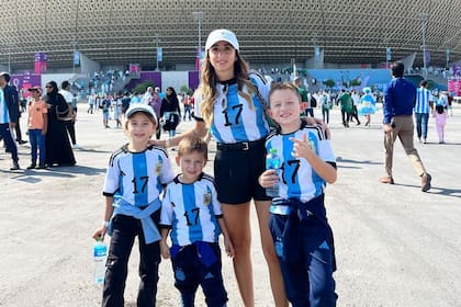 Linda se encuentra en Qatar junto a sus tres hijos (Foto Instagram @linda.raff)