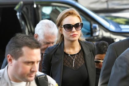 Lindsay llegando a la audiencia