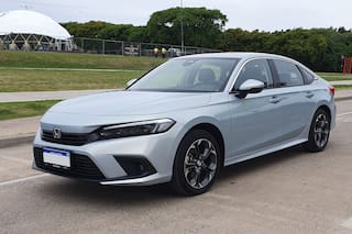 Cómo anda y cómo funciona el renovado Honda Civic e:HEV