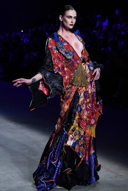 Lino Villaventura estalló en flores y colores. Como siemprem, su puesta fue súper teatral