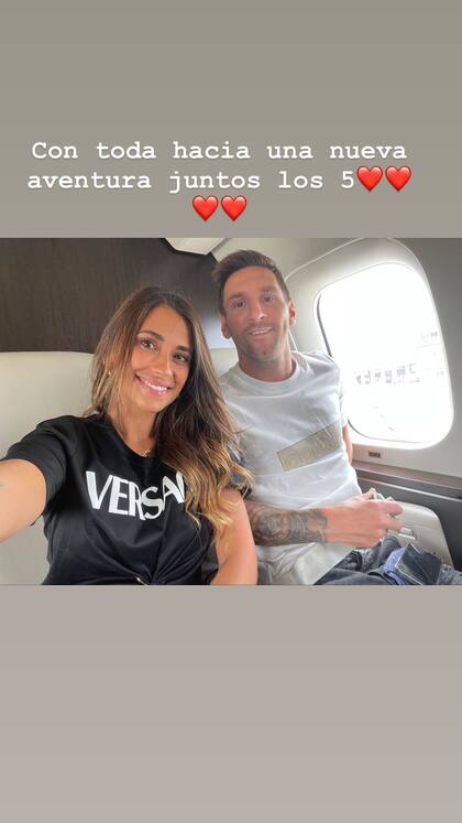 Lionel Messi al PSG la tierna foto que Antonela Roccuzzo posteó desde el avión rumbo a París