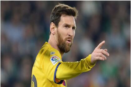 Lionel Messi, de 32 años, juega en FC Barcelona y está valorizado en 151 millones de dólares.