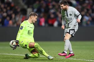 PSG le ganó a Montpellier con un gran gol del argentino; preocupación en París por Mbappé, lesionado