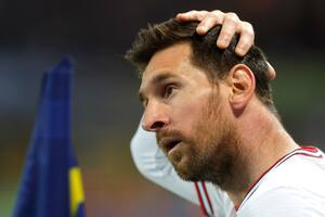 Lionel Messi tiene una nueva lesión y está en duda para el partido del PSG