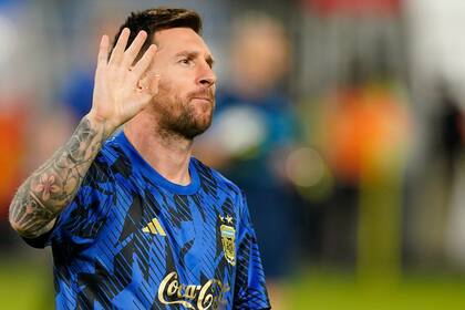 Lionel Messi, el capitán de la selección argentina, será titular en el debut ante Arabia Saudita
