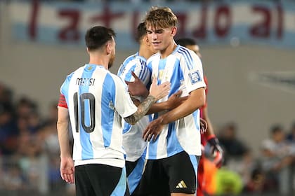 Lionel Messi, el capitán y leyenda, y Nico Paz, de la generación que se viene, están convocados