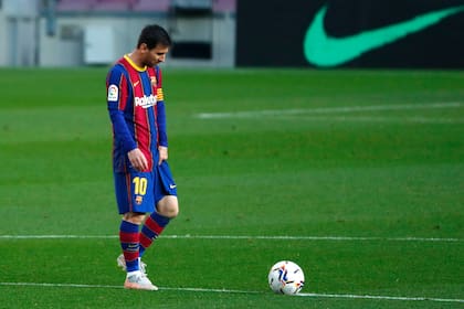 Lionel Messi en Barcelona, el club que lo vio nacer y que se ilusiona con su regreso... ¿se dará? (AP Foto/Joan Monfort, archivo)