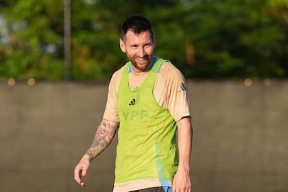 Lionel Messi se encuentra mejor que en la previa del partido contra Ecuador y será titular vs. Canadá