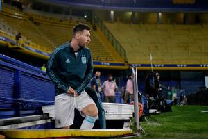 Lionel Messi en la Bombonera: jugó cuatro veces y marcó cuatro goles; esta noche, frente a Venezuela por las eliminatorias para Qatar 2022, las tribunas estarán colmadas y despedirán a la selección, que ya no actuará este año en el país