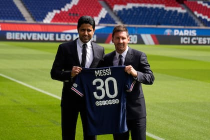 Lionel Messi en su presentación en PSG; el argentino optó por utilizar la camiseta número '30'