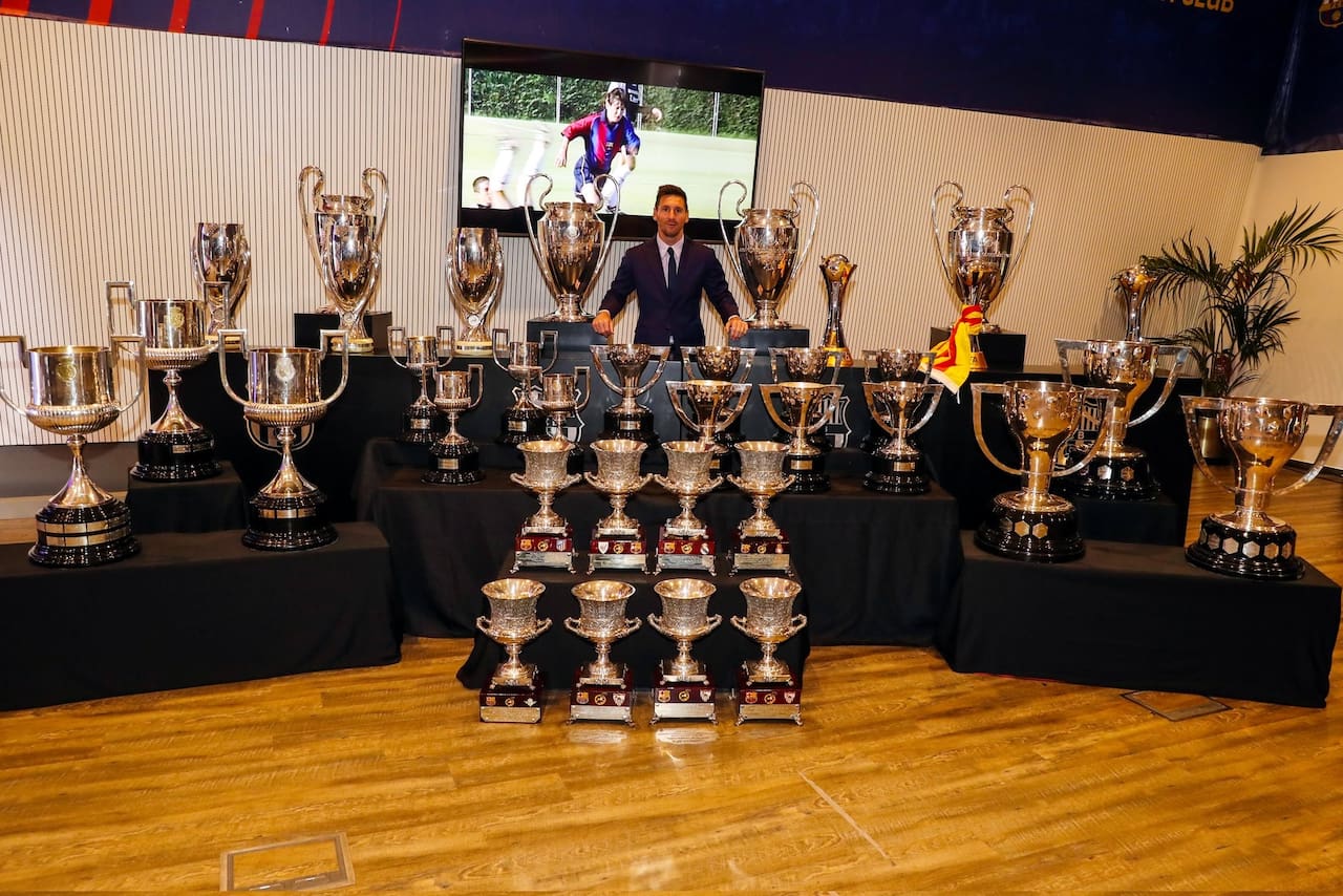 La foto de Messi con los trofeos que ganó con Barcelona y por qué quiere ser como Dani Alves - LA NACION