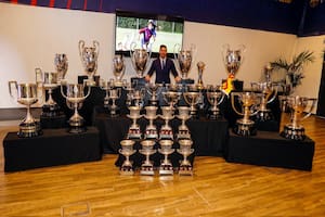 La foto de Messi con los trofeos que ganó con Barcelona y por qué quiere ser como Dani Alves