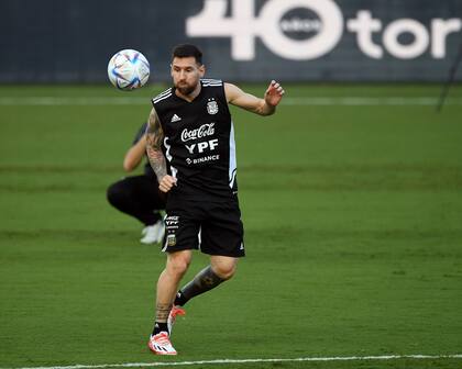 Lionel Messi entrena con la selección argentina el juees 22 de septiembre de 2022, en Fort Lauderdale, Florida (AP Foto/Michael Laughlin)