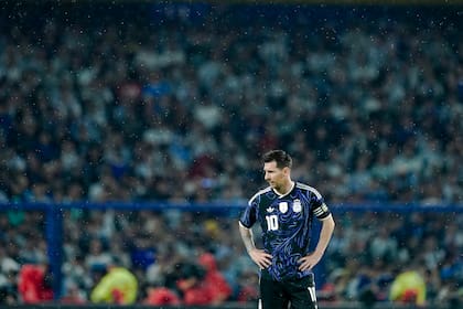 Lionel Messi entró al principio de la segunda parte, pero no logró aumentar el resultado ni generar muchas chances claras