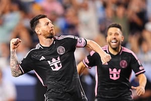 Messi contribuyó con un golazo y una asistencia de lujo a la recuperación de Inter Miami en un estadio enorme