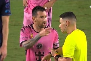 Un insulto de Messi al árbitro que era para expulsión y el exgoleador argentino que vuelve a Inter Miami