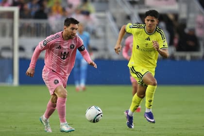 Lionel Messi jugando para Inter Miami ante Nashville SC