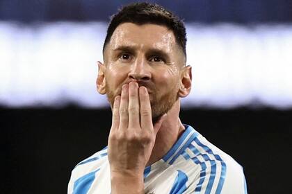 Lionel Messi jugó todo el partido contra Chile, a pesar de no estar al cien por ciento en lo físico
