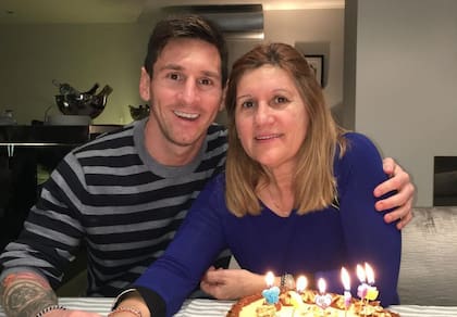 Lionel Messi junto a su mamá Celia 